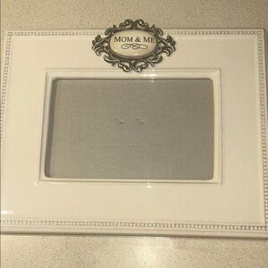 Classic White 'Mom & Me' Photo Frame  4x6 EUC Sturdy Frame